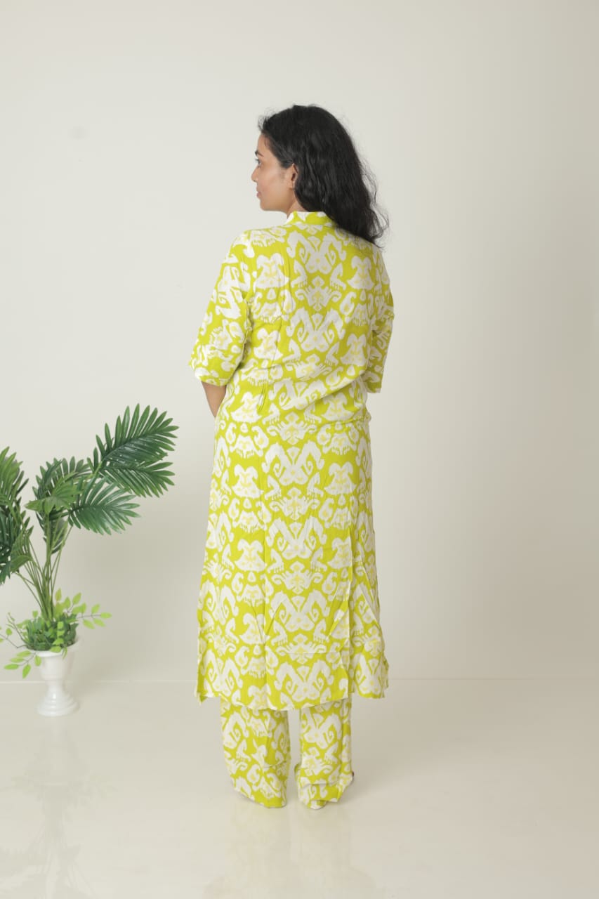 Woman in Yellow Printed Kurta